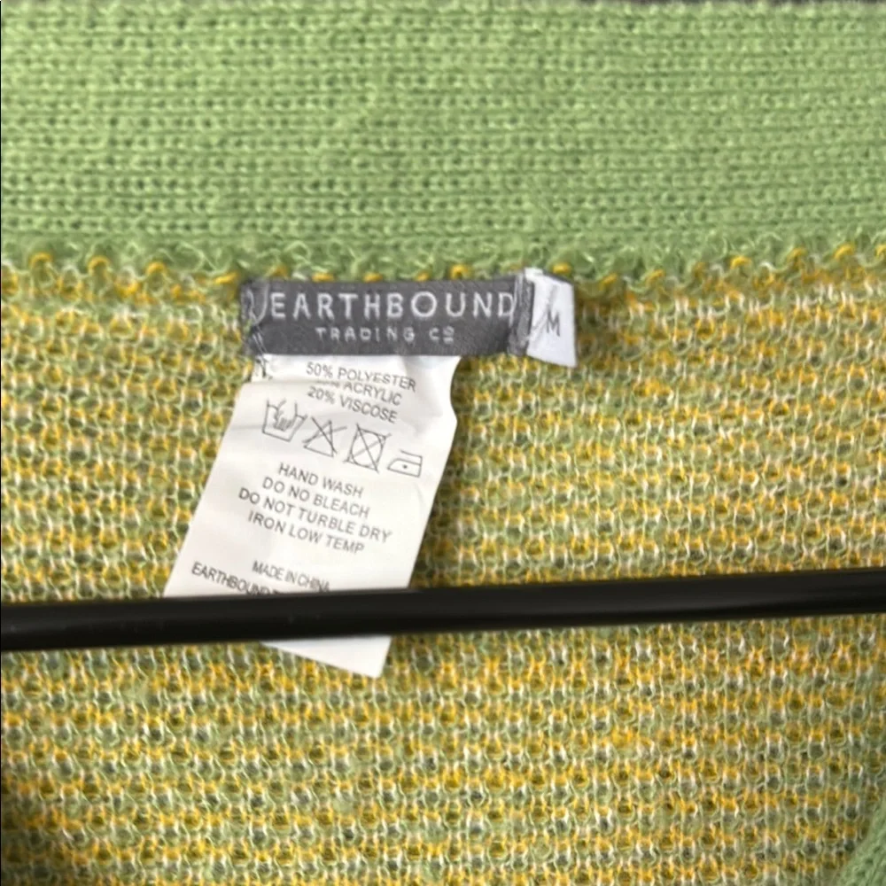 EARTHBOUND Green and White Daisy Cardigan - Picture 2 of 3